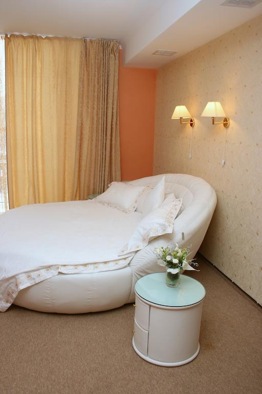 Premier Hotel Shafran 수미 외부 사진