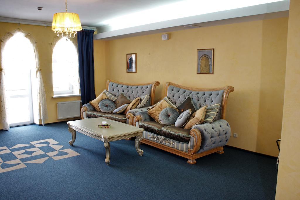 Premier Hotel Shafran 수미 외부 사진