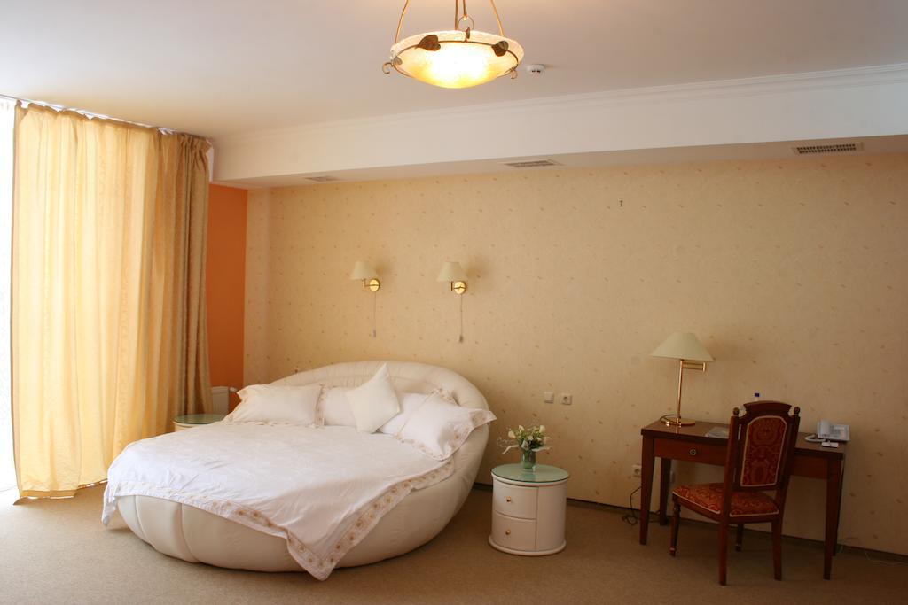 Premier Hotel Shafran 수미 외부 사진