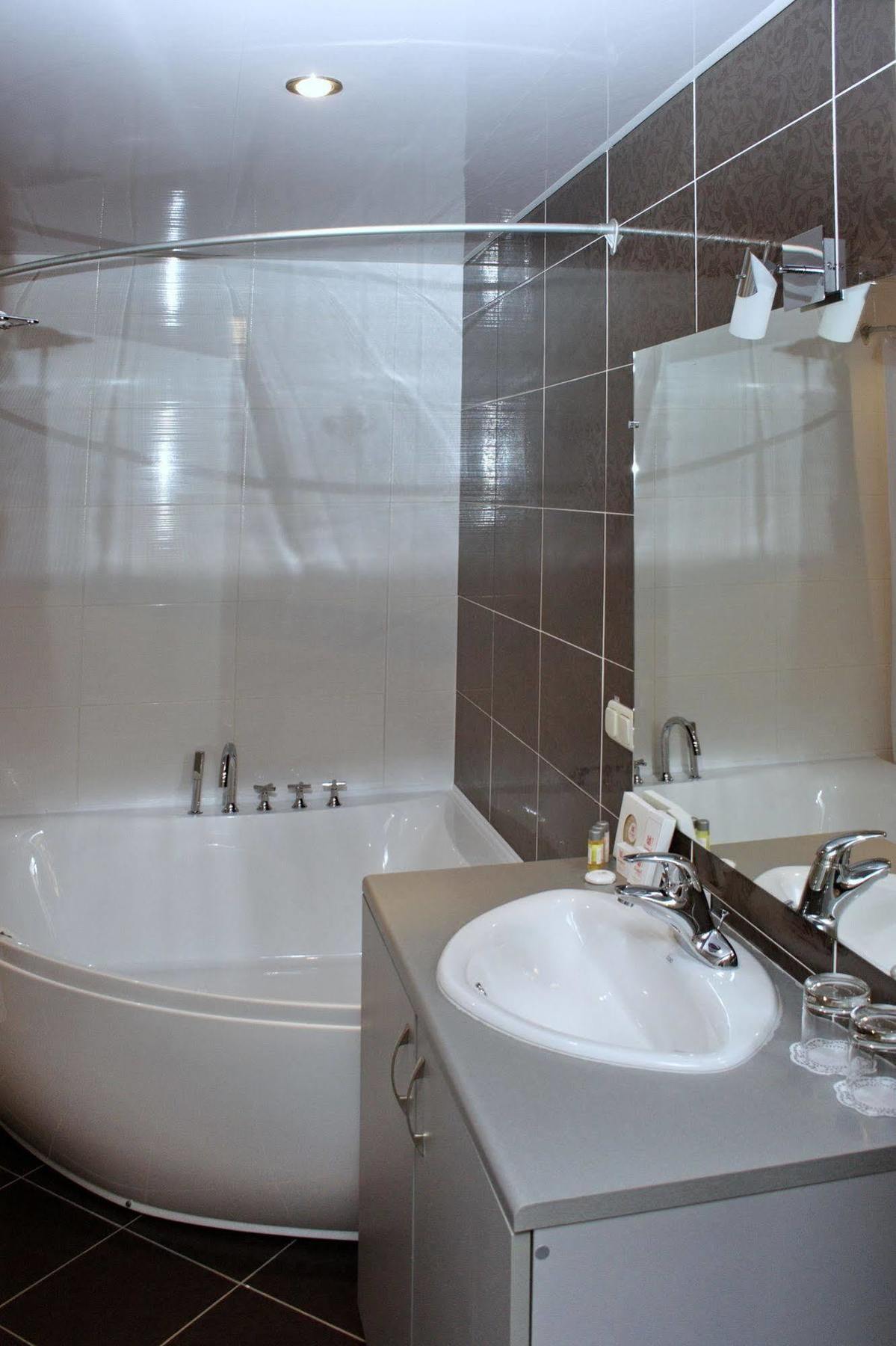 Premier Hotel Shafran 수미 외부 사진
