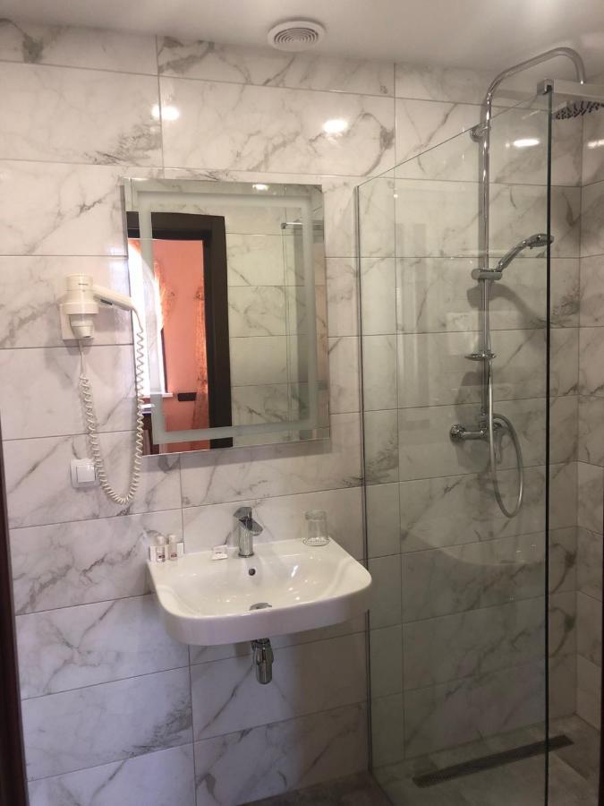 Premier Hotel Shafran 수미 외부 사진