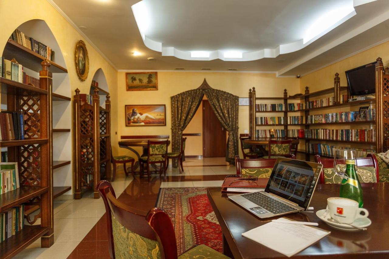 Premier Hotel Shafran 수미 외부 사진